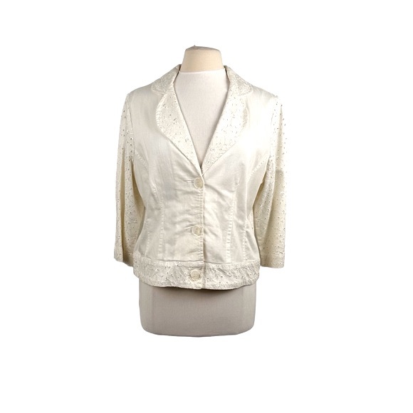 Chico’s White Denim Jean Jacket w/Eyelet  3/4 Length Sleeves & Trim Chico’s Sz L - Picture 2 of 9